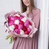 Букет из 25 пионов микс в Тюмени