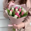 Букет из 15 белых и розовых тюльпанов в Тюмени